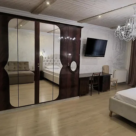 центр оперний театр однокімнатні з кухня-студія кондиціонер