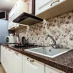 центр оперний театр однокімнатні з кухня-студія кондиціонер *