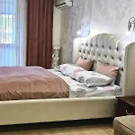 Appartement центр оперний театр однокімнатні з кухня-студія кондиціонер *