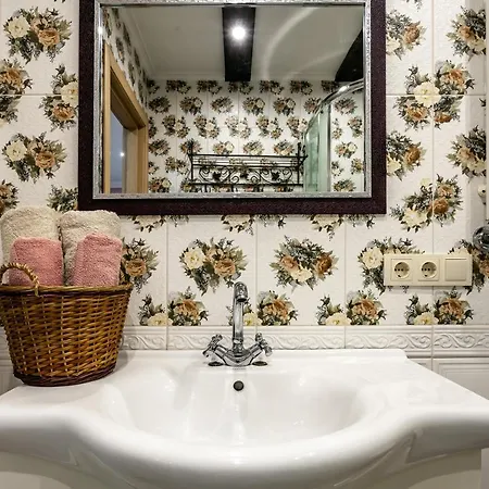 центр оперний театр однокімнатні з кухня-студія кондиціонер *