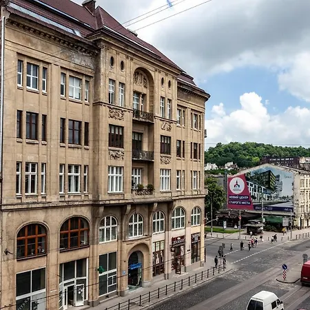 центр оперний театр однокімнатні з кухня-студія кондиціонер