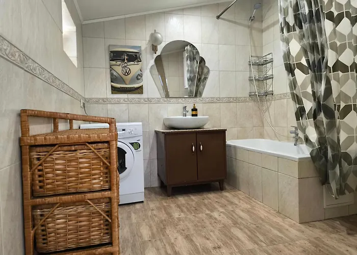 центр оперний театр однокімнатні з кухня-студія кондиціонер