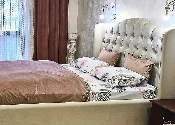 Apartamento центр оперний театр однокімнатні з кухня-студія кондиціонер *