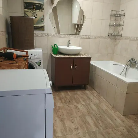 центр оперний театр однокімнатні з кухня-студія кондиціонер
